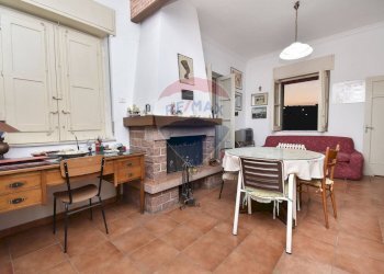 Sala da pranzo - Villa Via del Bosco
 
196, Mascalucia - foto 50