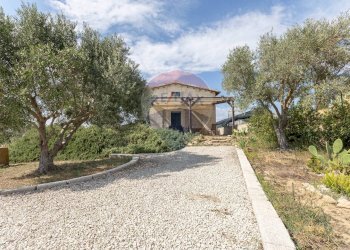 Casa all\'aperto - Villa VIA PIANO CROPI
 
SNC, Grammichele - foto 9