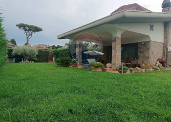 Giardino - Villa via tevere
 
66, Ardea - photo 1