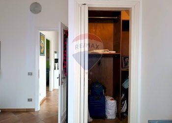 Hall / corridoio - Villa via tevere
 
66, Ardea - photo 54