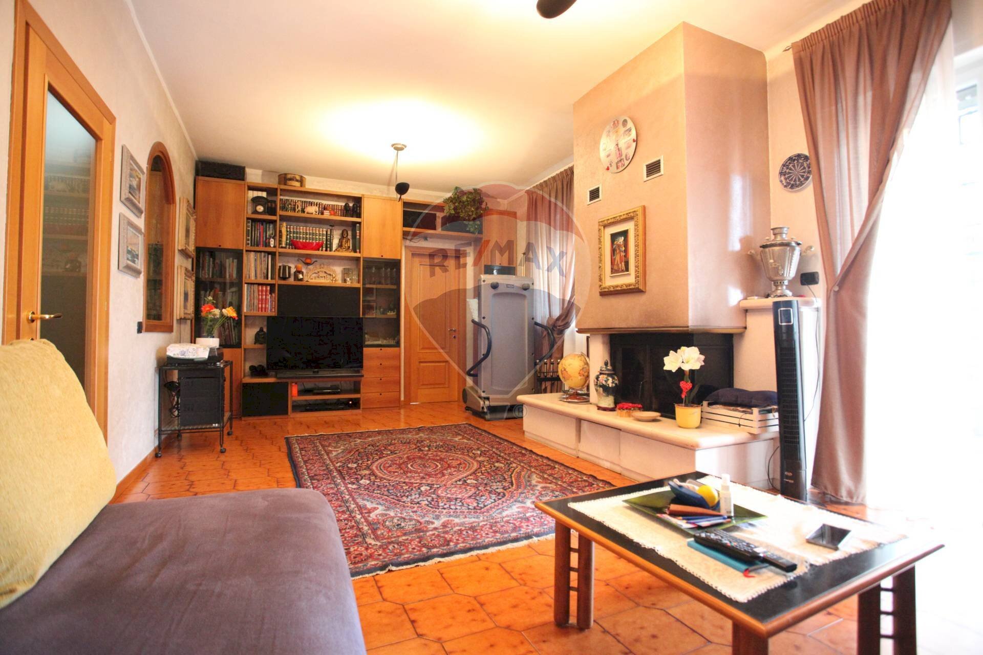 Soggiorno - Trilocale via Celadina
 
28, Gorle - foto 1