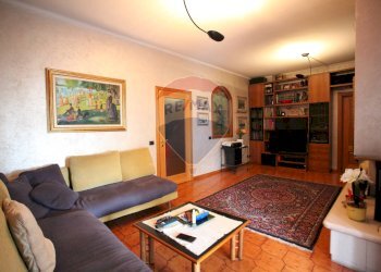 Soggiorno - Three-room apartment via Celadina
 
28, Gorle - photo 2