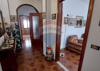 Hall / corridoio - Casa indipendente Endine Gaiano - foto 10