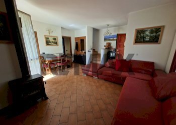Sala da pranzo - Semi-detached house via tironega
 
38, Endine Gaiano - photo 8