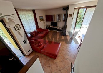 Soggiorno - Semi-detached house via tironega
 
38, Endine Gaiano - photo 15