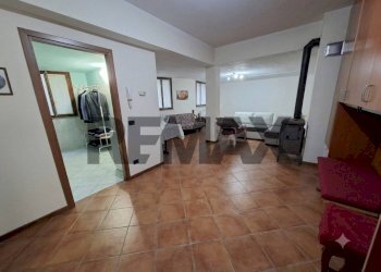 Soggiorno - Semi-detached house via tironega
 
38, Endine Gaiano - photo 36