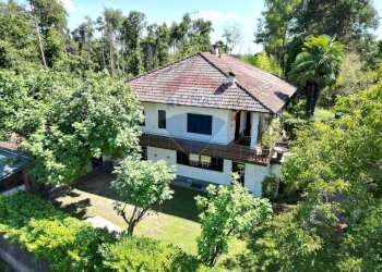 Casa all\'aperto - Villa Via Giotto 8, Agrate Conturbia - foto 1