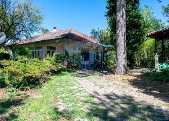 Casa all\'aperto - Villa Via Giotto 8, Agrate Conturbia - foto 3