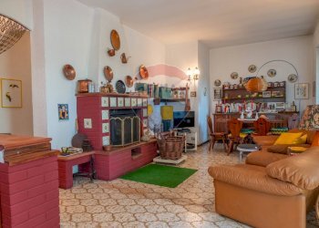 Soggiorno - Villa Via Giotto 8, Agrate Conturbia - foto 18