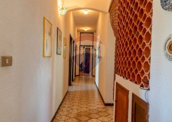 Hall / corridoio - Villa Via Giotto 8, Agrate Conturbia - foto 22