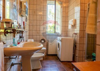 Bagno - Villa Via Giotto 8, Agrate Conturbia - foto 27