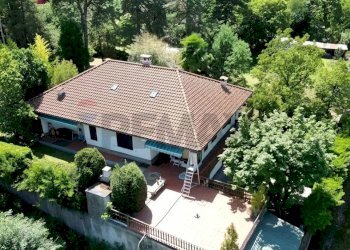 Casa all\'aperto - Villa Via Giotto 8, Agrate Conturbia - foto 2