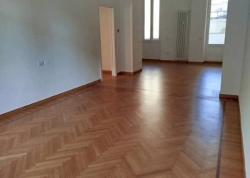 Stanza non arredata - Quadrilocale piazza Santa Maria Beltrade, Milano - foto 3