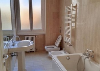 Bagno - Quadrilocale piazza Santa Maria Beltrade, Milano - foto 4