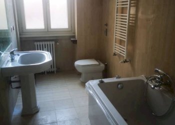 Bagno - Quadrilocale piazza Santa Maria Beltrade, Milano - foto 17