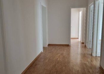 Stanza non arredata - Quadrilocale piazza Santa Maria Beltrade, Milano - foto 20