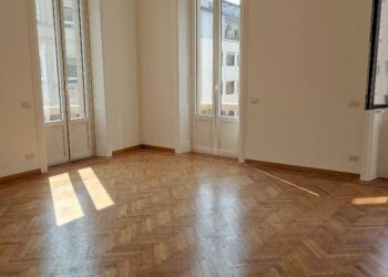 Stanza non arredata - Quadrilocale piazza Santa Maria Beltrade, Milano - foto 26