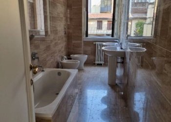 Bagno - Quadrilocale piazza Santa Maria Beltrade, Milano - foto 38