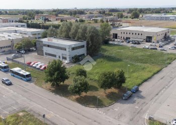 Building land via Ungheria, Cento - photo 2