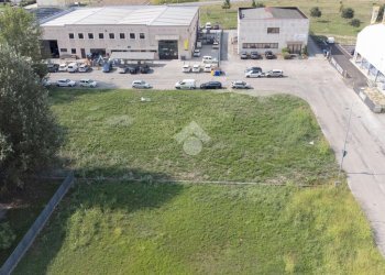 Building land via Ungheria, Cento - photo 10