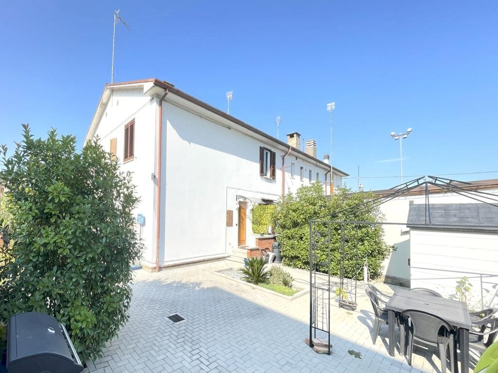 Four-room apartment Via D. Alighieri, Cotignola - photo 1