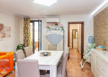 Sala da pranzo - Casa indipendente Via XXXI Maggio
 
19-21, Catania - foto 6