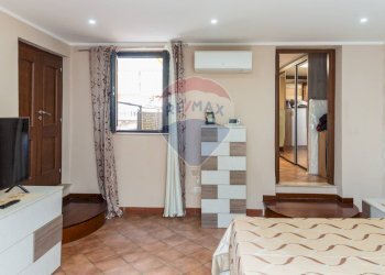 Camera - Casa indipendente Via XXXI Maggio
 
19-21, Catania - foto 17