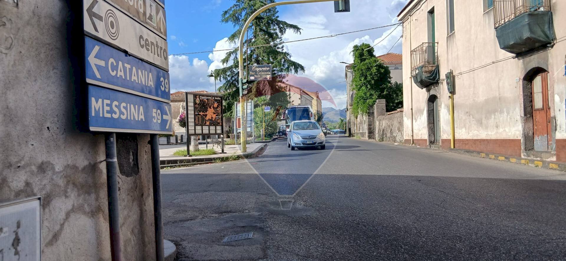 Edificio all\'aperto - Locale Commerciale Via Diana
 
145, Fiumefreddo di Sicilia - foto 2