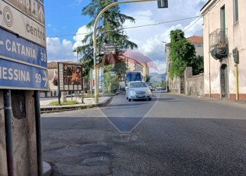 Edificio all\'aperto - Locale Commerciale Via Diana
 
145, Fiumefreddo di Sicilia - foto 2