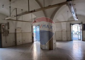 Stanza vuota - Locale Commerciale Via Diana
 
145, Fiumefreddo di Sicilia - foto 5