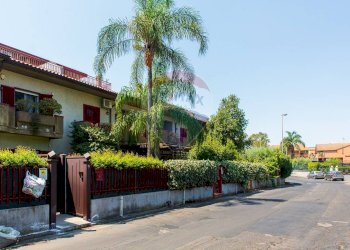 Casa all\'aperto - Villa a Schiera via G. D'annunzio
 
13, San Giovanni la Punta - foto 5