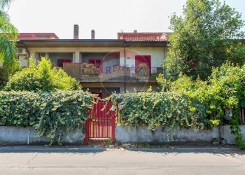 Casa all\'aperto - Villa a Schiera via G. D'annunzio
 
13, San Giovanni la Punta - foto 6