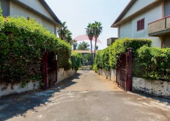 Casa all\'aperto - Villa a Schiera via G. D'annunzio
 
13, San Giovanni la Punta - foto 7