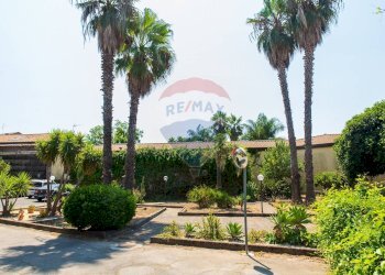 Giardino - Villa a Schiera via G. D'annunzio
 
13, San Giovanni la Punta - foto 9