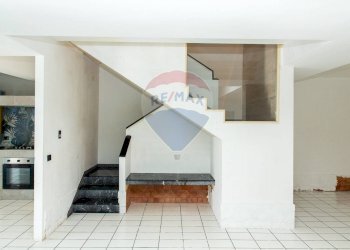 Scale - Villa a Schiera via G. D'annunzio
 
13, San Giovanni la Punta - foto 26