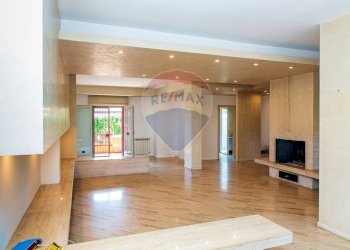 Stanza vuota - Villa a Schiera via G. D'annunzio
 
13, San Giovanni la Punta - foto 30