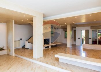 Soggiorno - Villa a Schiera via G. D'annunzio
 
13, San Giovanni la Punta - foto 34