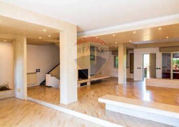 Soggiorno - Villa a Schiera via G. D'annunzio
 
13, San Giovanni la Punta - foto 35