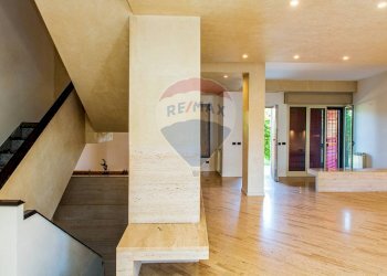 Scale - Villa a Schiera via G. D'annunzio
 
13, San Giovanni la Punta - foto 36