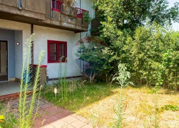 Giardino - Villa a Schiera via G. D'annunzio
 
13, San Giovanni la Punta - foto 46