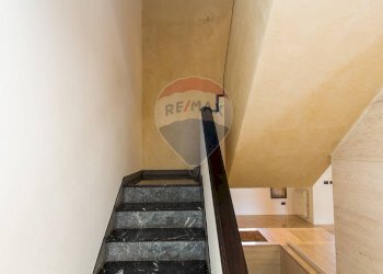 Scale - Villa a Schiera via G. D'annunzio
 
13, San Giovanni la Punta - foto 48