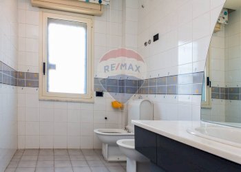 Bagno - Villa a Schiera via G. D'annunzio
 
13, San Giovanni la Punta - foto 52