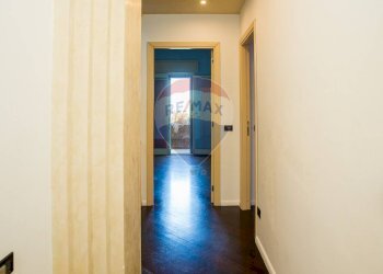 Hall / corridoio - Villa a Schiera via G. D'annunzio
 
13, San Giovanni la Punta - foto 55