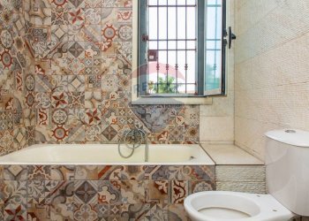 Bagno - Villa a Schiera via G. D'annunzio
 
13, San Giovanni la Punta - foto 66