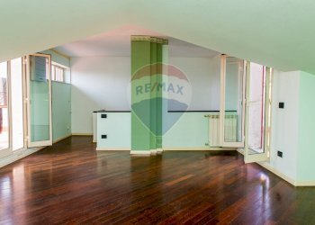 Stanza vuota - Villa a Schiera via G. D'annunzio
 
13, San Giovanni la Punta - foto 76