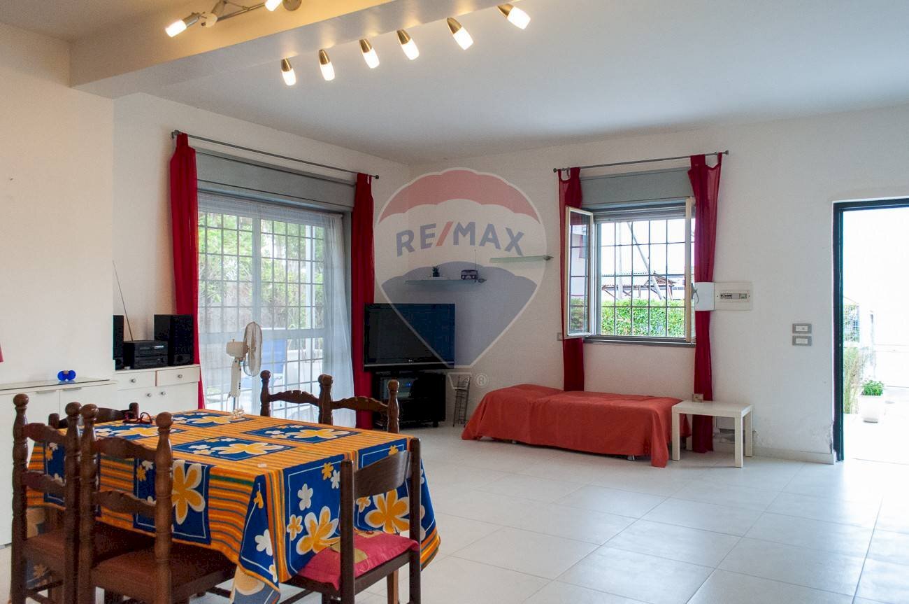 Sala da pranzo - Villa Villaggio Agnone Fortezza
SNC, Augusta - foto 3