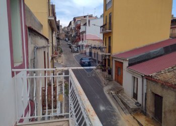 Balcone - Casa indipendente Via Oberdan
 
36, Mirabella Imbaccari - foto 6