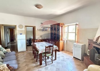 Sala da pranzo - Villa Localita Palude Mezzane
 
68, Vieste - foto 4