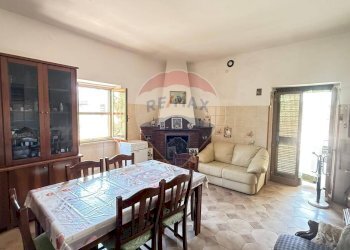 Sala da pranzo - Villa Localita Palude Mezzane
 
68, Vieste - foto 5