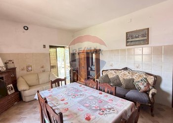 Sala da pranzo - Villa Localita Palude Mezzane
 
68, Vieste - foto 6